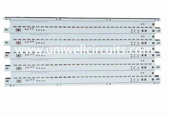 หน้ากากประสานสีเหลืองอลูมิเนียมฐาน LED PCB